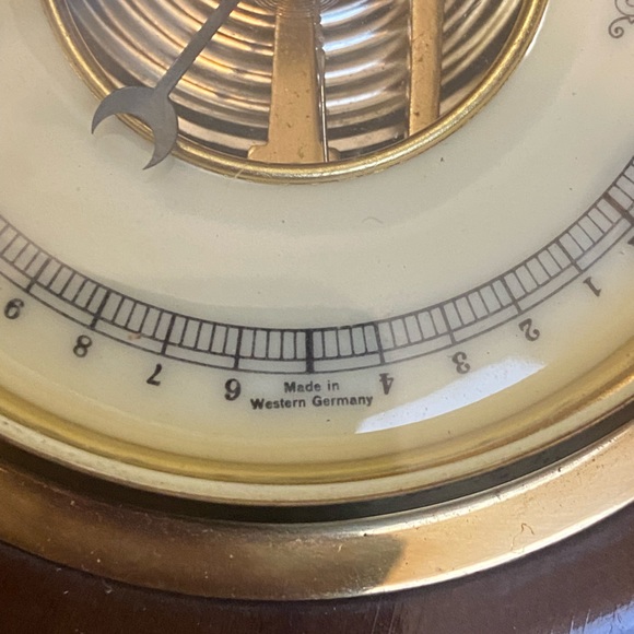 Vintage Wood and brass Barometer - Picture 2 of 4